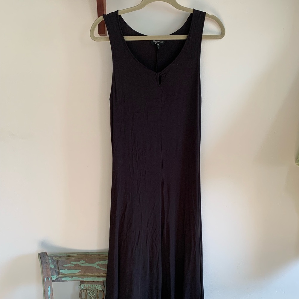 Midi-length black casual dress